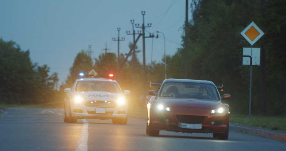 Police stopping car